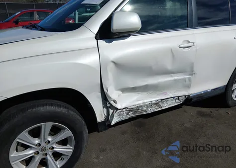 2013 Toyota Highlander из США, поврежденный, VIN 5TDZA3EH8DS043024